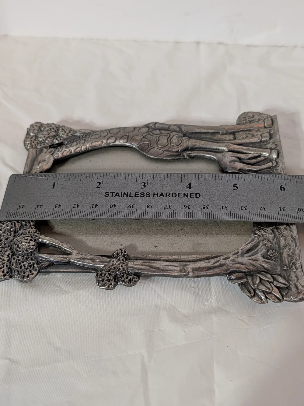Pewter Giraffe w/baby & Tree Sculpted 4x6 Photo Frame